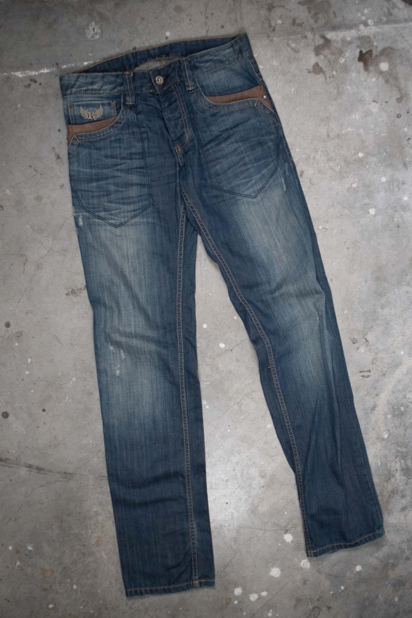 Y2K Straight Legged Jeans Winged Back Pocket Details